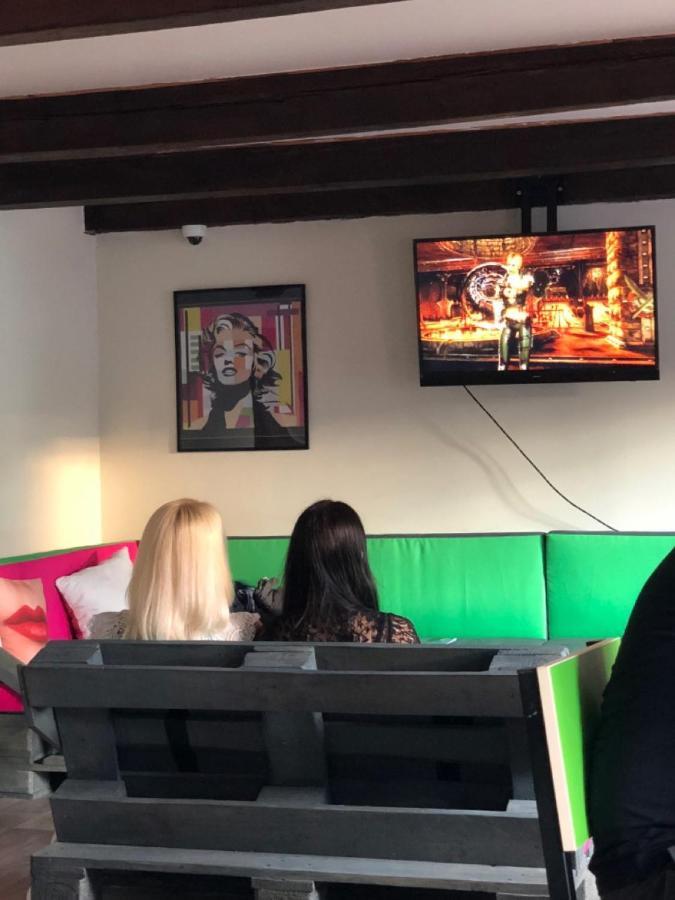 Lucky Hostel на Крещатике Киев Екстериор снимка